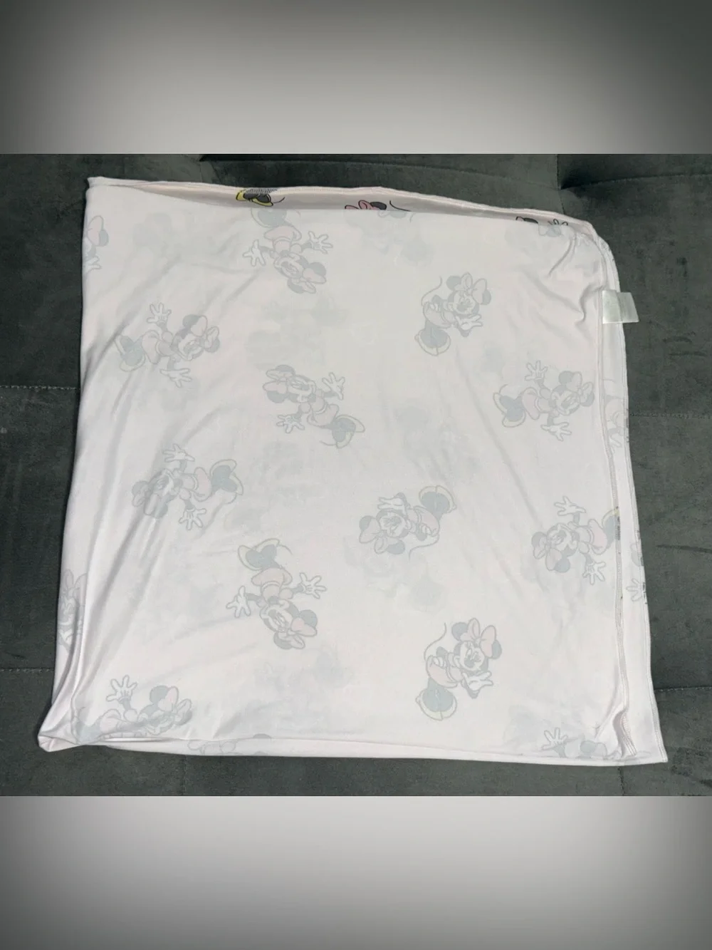 Disney Baby Minnie Mouse 40” x 37” Pink Stretchy Baby Blanket